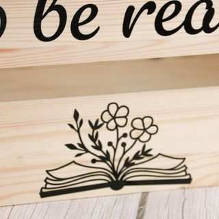 “To be read” book crate: listing photo 2